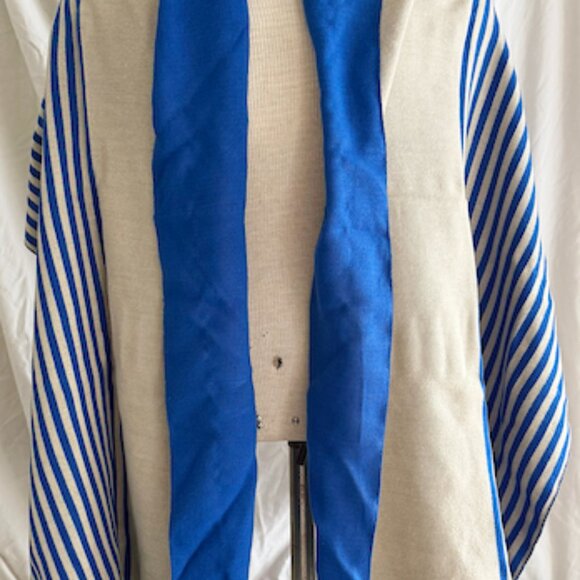 It's Scarf Season! - Picture 4 of 4